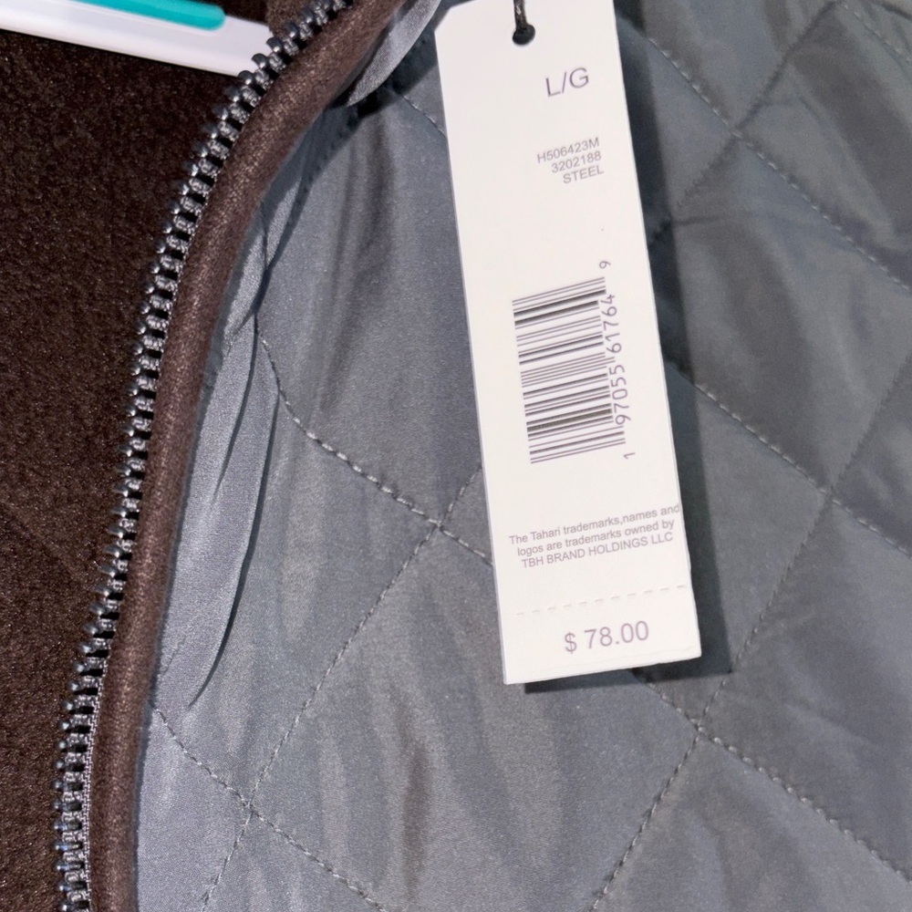 BNWT Men's TAHARI Quilted GREY VEST WITH Brown accents. Size: large - Picture 2 of 4